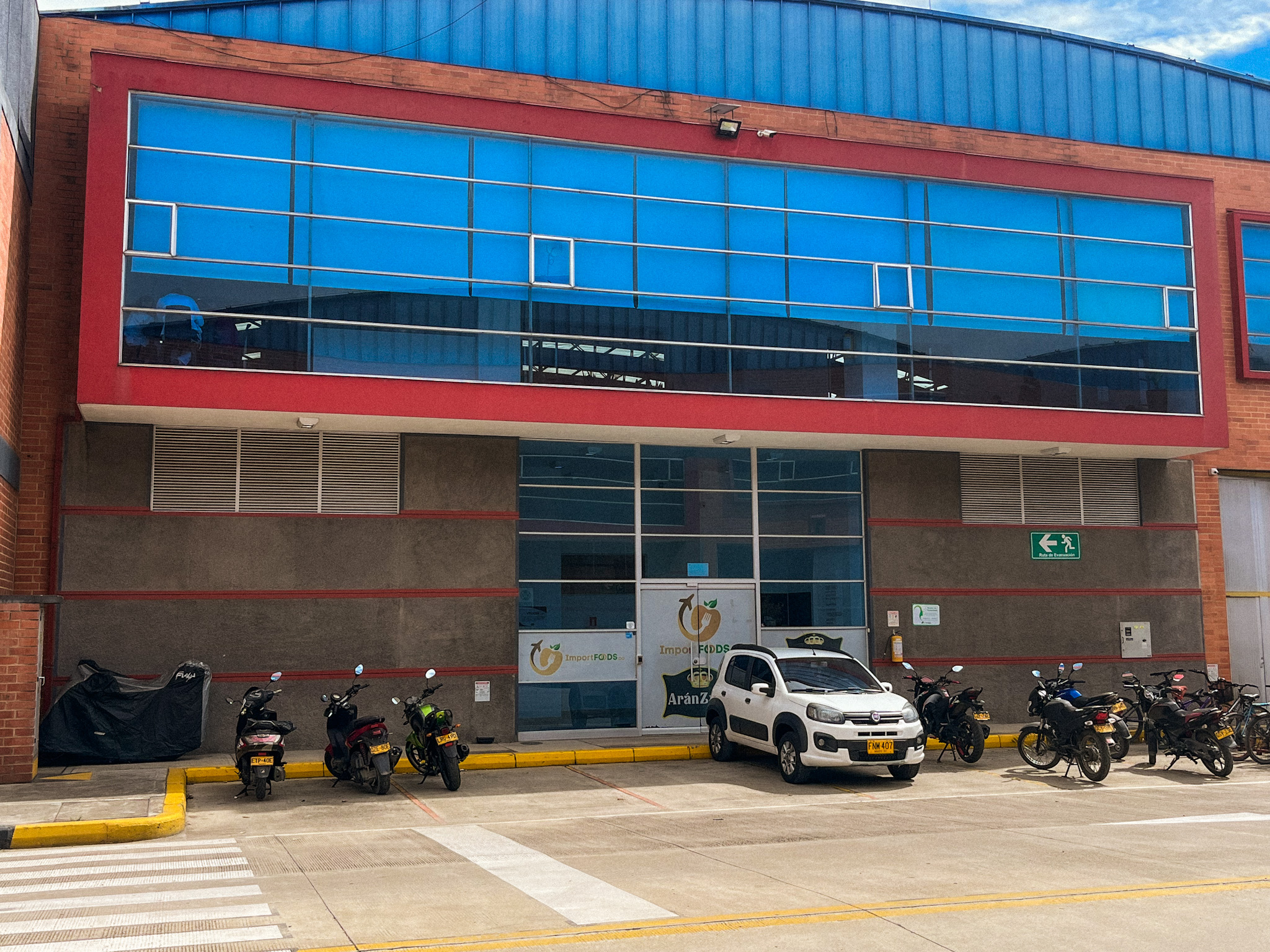 Fachada de las instalaciones de Importfoods